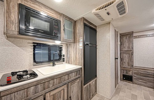 Washington Ave./ Memorial Park House | Crashpad on The Washington Ave Strip - a RV, Parking restrictions read below: