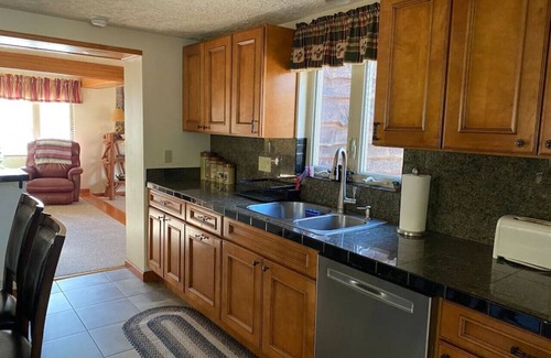 Confluence Apartment | Creek Haven · Stunning Creekside Cottage w/Hot Tub Minutes to Yough Lake, Ohiopyle