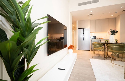 Dubai Apartment | Creek New Luxury Stay + Beach & Lagoona Access