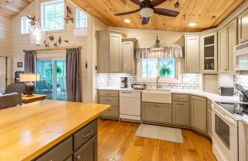 Bryson City Other | Creekfront Relaxation Hot Tub Incredible Porch Near Town Cozy Getaway
