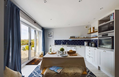 Kingsbridge Apartment | Creeks View - an apartment that sleeps 2 guests in 1 bedroom