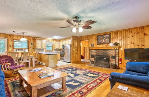 Maggie Valley Cabin | Creekside Cabin|Indoor Pool+Hot Tub|Walk to Dining