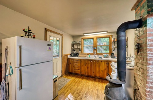Vilas Cabin | Creekside Cabin in Vilas on 4 Acres. 15 Minutes To Downtown Boone. Pet Friendly!
