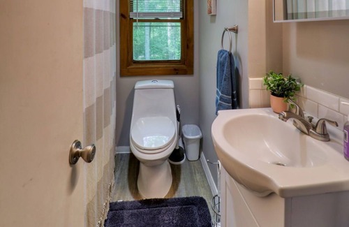 Vilas Cabin | Creekside Cabin in Vilas on 4 Acres. 15 Minutes To Downtown Boone. Pet Friendly!