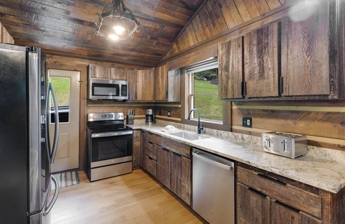 Banner Elk Cabin | Creekside Cabin on Private Acreage