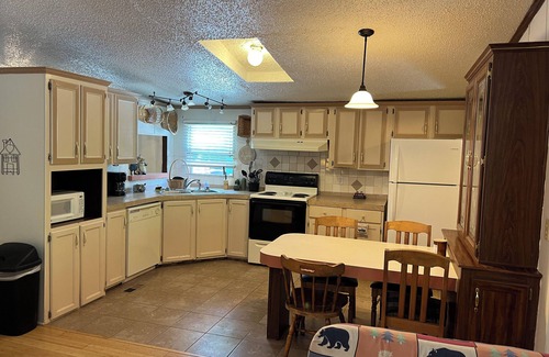 Cherokee RV Rental | Creekside Cabin Perfect for the Whole Family!