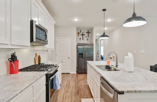 Westfield Village Apartment | Creekside Cottage ~ Aggieland Vacation Rentals