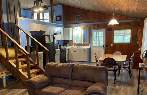 Bryson City Cottage | Creekside Cottage
