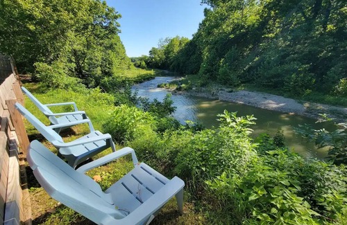 Hamilton Cottage | Creekside Cottage