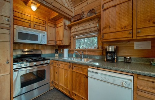 Hiawassee Cabin | Creekside Fish Cabin - Creek Front - Fire Pit