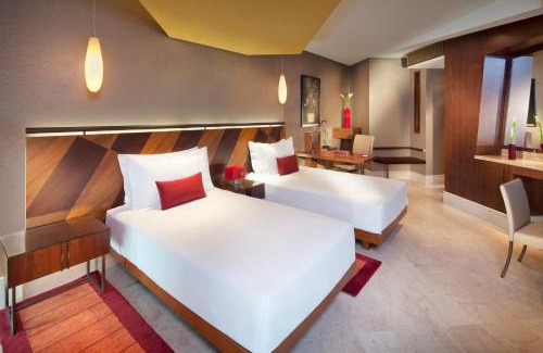 Garhoud Hotel | Creekside Hotel