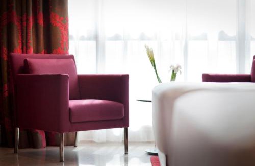 Garhoud Hotel | Creekside Hotel