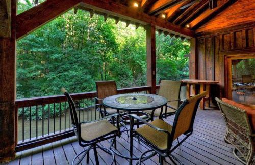 Cashes Valley House | Creekside R&R