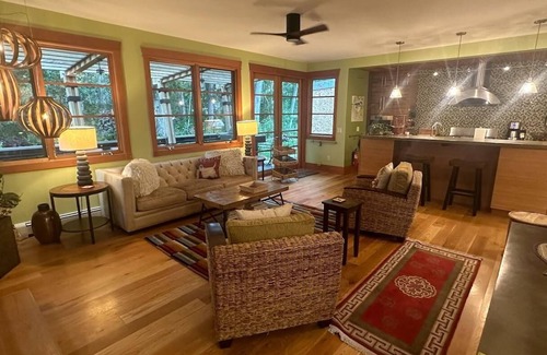 Bozeman House | Creekside setting right near downtown and Bogert Park