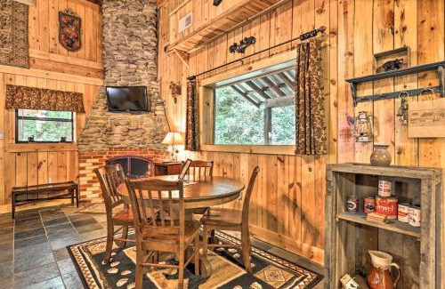 Gatlinburg - Pigeon Forge House | Creekside Smoky Mountain Paradise Less Than 1 Mi to Hiking