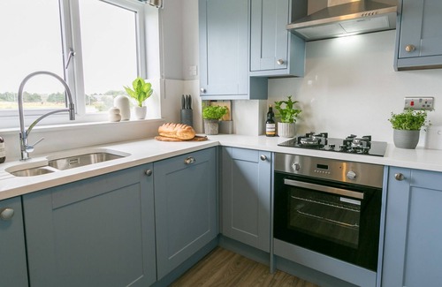 Trearddur Bay Cottage | Cregyn Mor - a coastal that sleeps 6 guests in 3 bedrooms