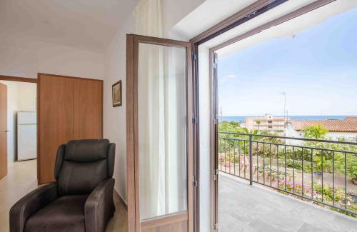 Creixell Apartment | Creixell Sea Views