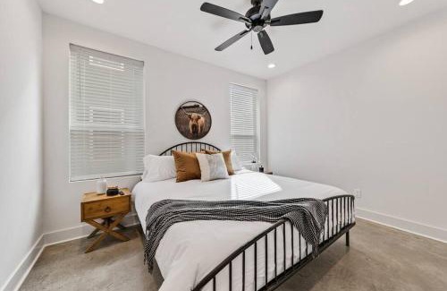 Lafayette Apartment | Creole House/KING bed/Relax in Cajun Comfort!