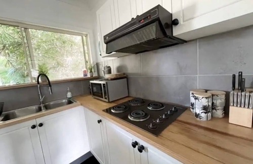 Crescent Head Cottage | Crescent Head 4 bedroom waterfront beach cottage