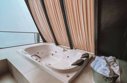 Ituporanga Ski Chalet | Crescent Moon Cabin, close to everything, far from everyone! Comfort and privacy!