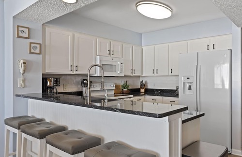 Crescent Beach Condo | CRESCENT SHORES 707S: Luxury Family-Friendly OCEANFRONT 3Bed 3Bath Condo