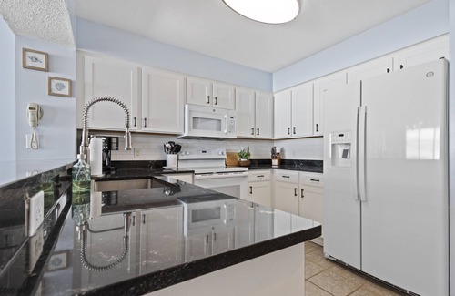 Crescent Beach Condo | CRESCENT SHORES 707S: Luxury Family-Friendly OCEANFRONT 3Bed 3Bath Condo