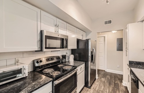 Old Fourth Ward Apartment | Crest at Midtown 1112 l 1 Bedroom 1 Bathroom