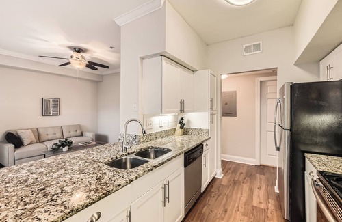 Old Fourth Ward Apartment | Crest at Midtown 4221 l 1 Bedroom 1 Bathroom