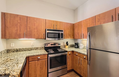 Old Fourth Ward Apartment | Crest at Midtown 4514 l 1 Bedroom 1 Bathroom