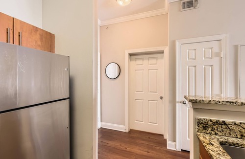 Old Fourth Ward Apartment | Crest at Midtown 4514 l 1 Bedroom 1 Bathroom
