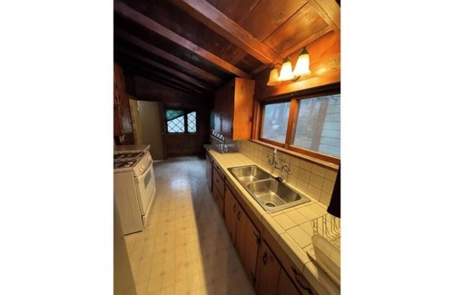 Crestline Apartment | Crest Lodge Historic Mountain Inn - Big bear