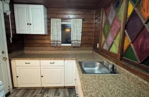 Crestline Apartment | Crest Lodge Historic Mountain Inn - ARROWHEAD