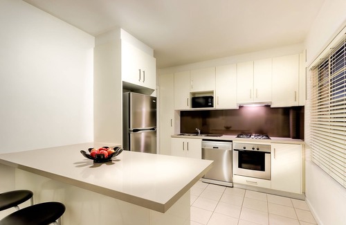 St Kilda Hotel | Crest on Barkly