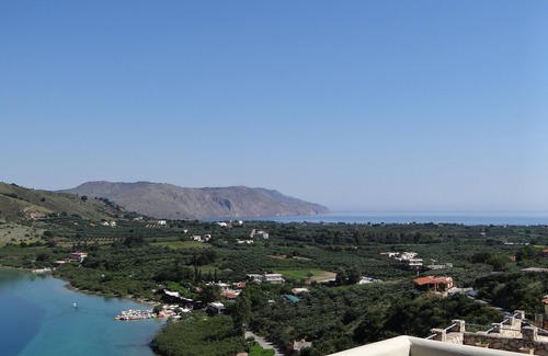 Kavallos House | Cretan Lux Villa in Unrivaled Position in Kournas
