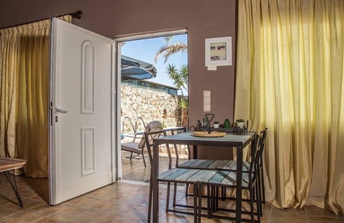 Stavros Cottage | Cretan Luxury Suites
