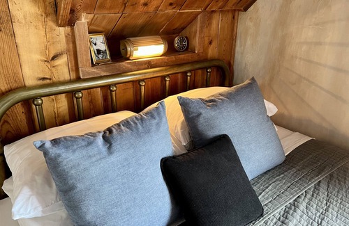 Provincetown House | Crew's Quarters Boarding House Caters to Men