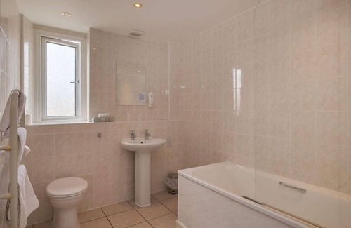 Crewe Hotel | Crewe Arms Hotel