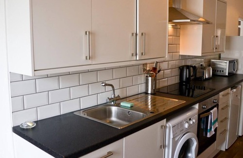 Worthing Apartment | CRH · Corner House Apartment
