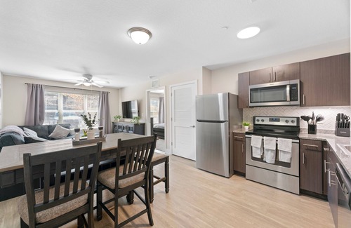 Tuscaloosa Condo | Crimson Cove | Luxe Riverfront Condo | 7 Min to UA | Pool & More!