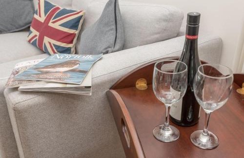Titchwell House | Crinkum