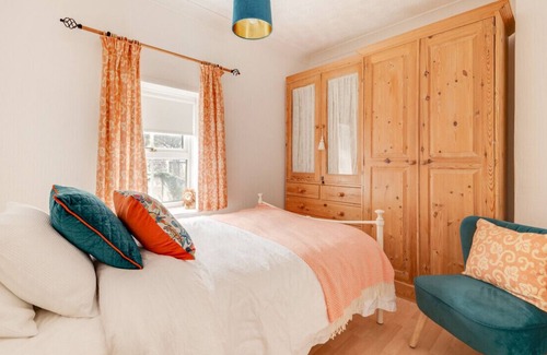 Cromer House | Cromer Sea Cottage - Three Bedroom House, Sleeps 5