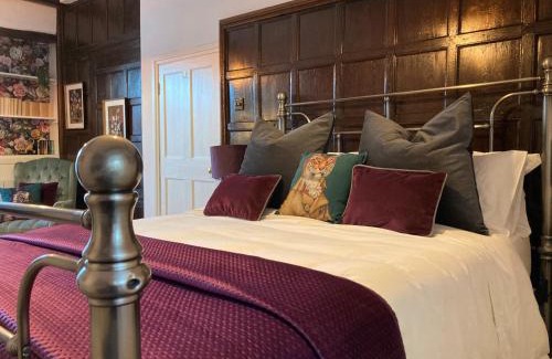 Fakenham House | Cromwell Cottage - Dog Friendly