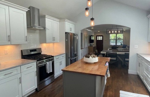 Villa Heights House | Cronson's Bungalow in Villa Heights
