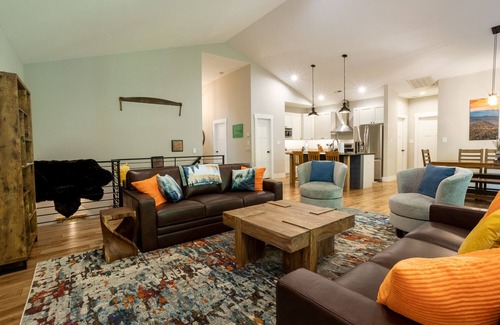 Fairview House | Crooked Maple Cottage | Quaint, Pet-Friendly Home Near Asheville!