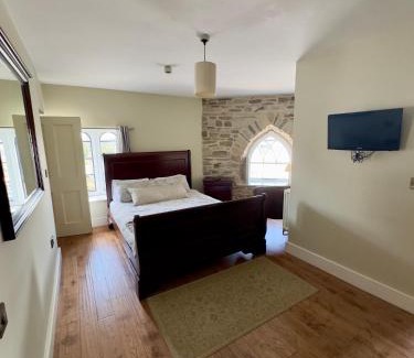 Llanybydder Hotel | Cross Hands Hotel