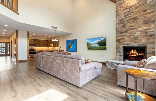 Crosslake Condo | Crosslake Condo 831| Indoor Pool, Hot Tub, Sauna