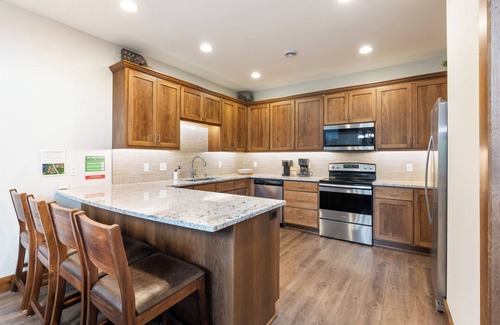 Crosslake Condo | Crosslake Townhome 830| Beach, Pool, Hot Tub