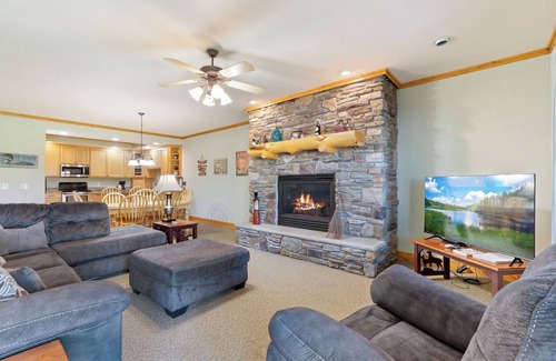 Crosslake Condo | Crosslake Townhome, Waterfront, Resort amenities