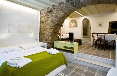 Tripotamos Hotel | Crossroads Inn Traditional Lodging