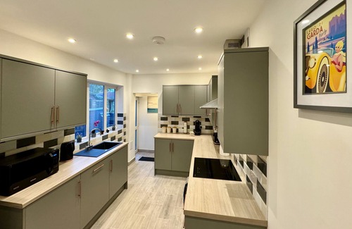 Cleethorpes Apartment | Crow Hill House MyShortLets